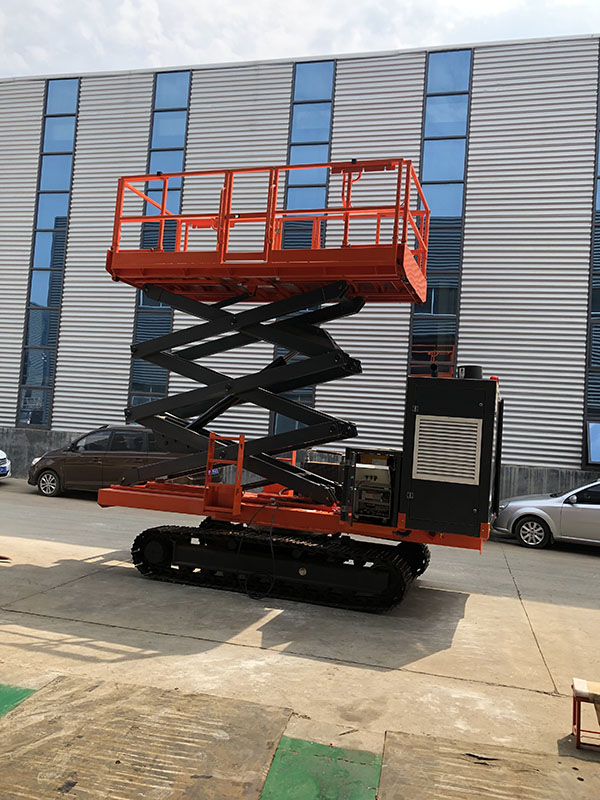 非标定制自行式升降机